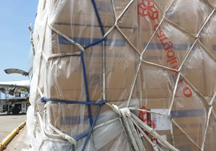 le-groupe-bouygues-et-scdm-font-un-don-de-materiel-medical-a-letat-de-cote-divoire-pour-la-lutte-contre-le-covid-19