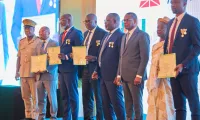 foxtrot-international-decerne-52-medailles-dhonneur-du-travail-a-36-agents